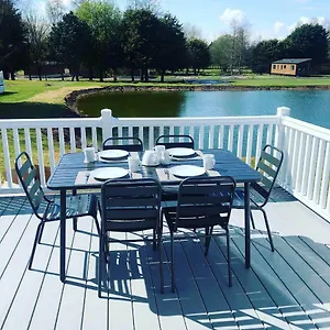 https://hemingway-lodge-with-hot-tub.yorkshirehotels.net